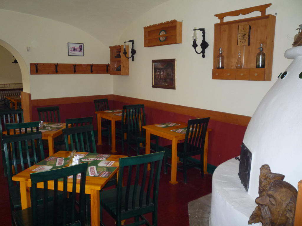 Hotel Aba Vezér Panzió és Étterem Abaújszántó Habitación foto